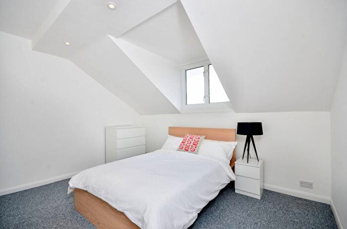 2 Bedroom Flat For Sale In Eldon Park, South Norwood, London, SE25