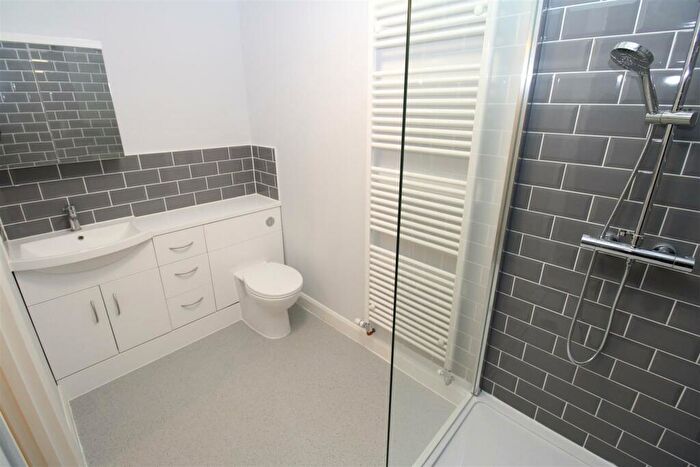1 Bedroom Flat To Rent In Station Square, Petts Wood, Orpington, BR5