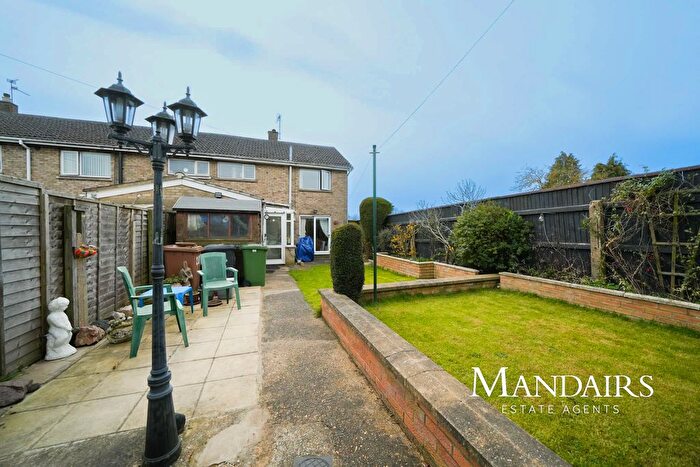 3 Bedroom End Terrace House For Sale In Stukeley Close, Stanground, Peterborough, PE2