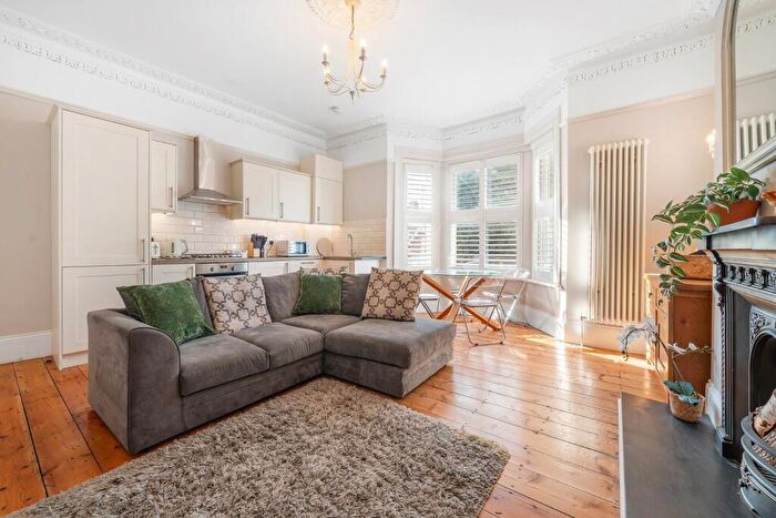 2 Bedroom Flat For Sale In Thurlow Hill, SE21