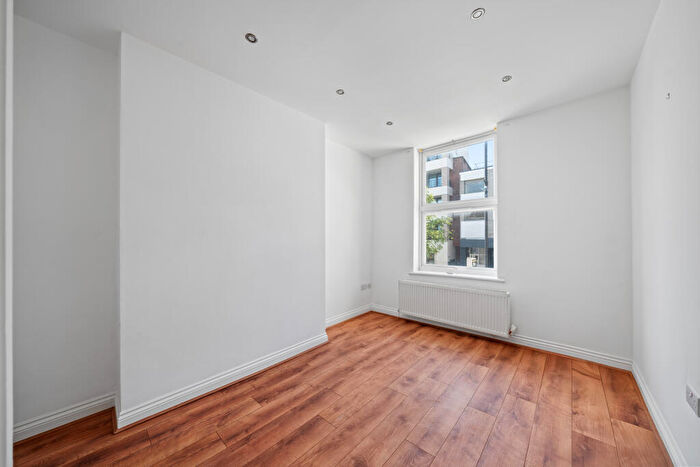 1 Bedroom Flat To Rent In Station Road, SE25