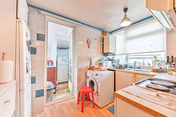 2 Bedroom Flat For Sale In Chambers Lane, Willesden, London, NW10