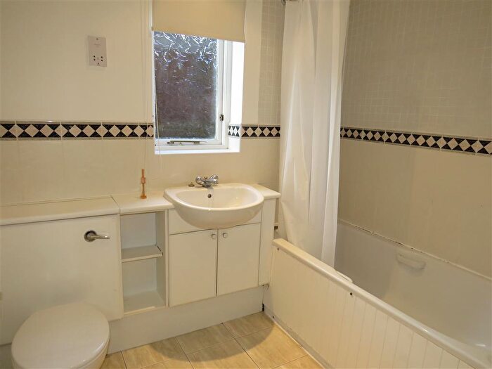 2 Bedroom Apartment To Rent In Waters Edge, Chester, CH1
