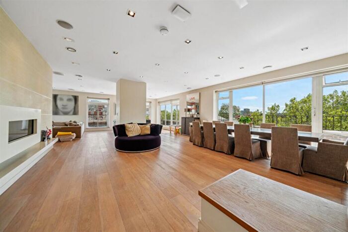 3 Bedroom Penthouse To Rent In Nottingham Terrace, Regent's Park, NW1