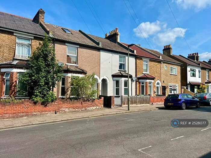 3 Bedroom Terraced House To Rent In Park End, Bromley, BR1