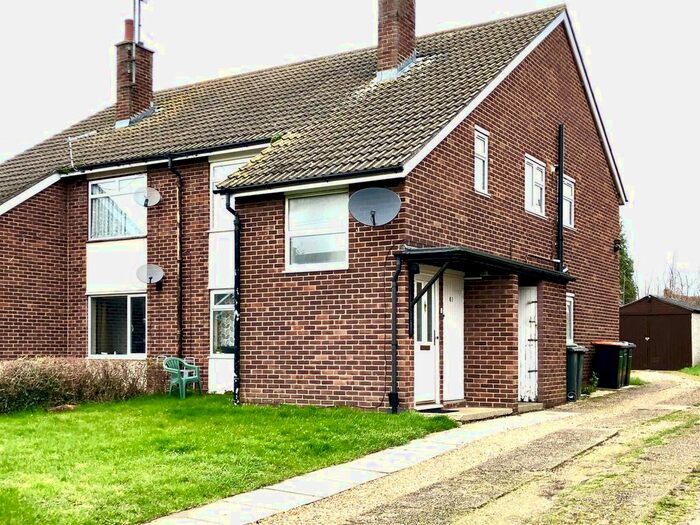 2 Bedroom Flat To Rent In Knights Avenue, Clapham, Bedford, MK41