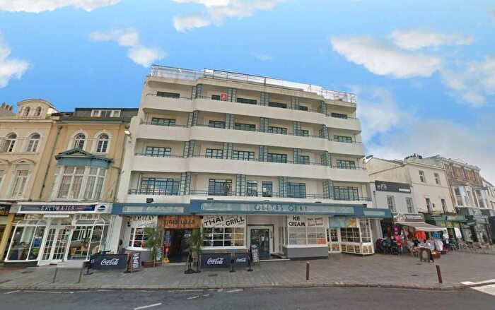 2 Bedroom Flat To Rent In Queens Quay, Victoria Parade, Torquay, TQ1