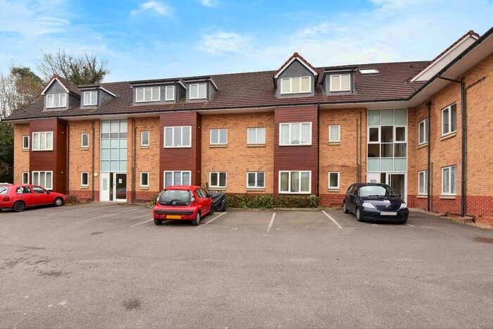 2 Bedroom Flat To Rent In Sandown Court, High Wycombe, HP12