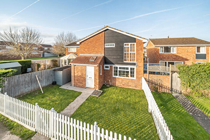 3 Bedroom Detached House For Sale In Wessex Way, Grove, Wantage, Oxfordshire, OX12