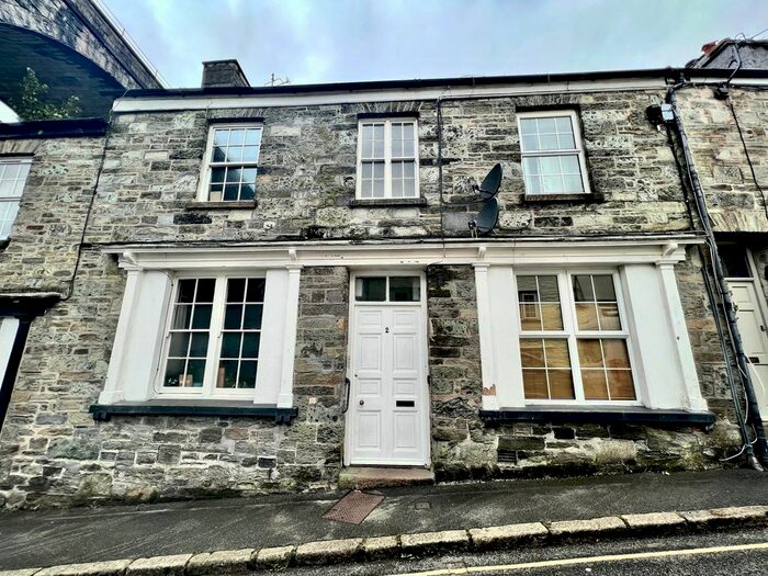 1 Bedroom Flat To Rent In Bannawell Street, Tavistock, Devon, PL19