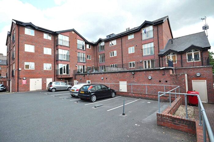 2 Bedroom Flat To Rent In Commonhall Street, Chester, Cheshire, CH1