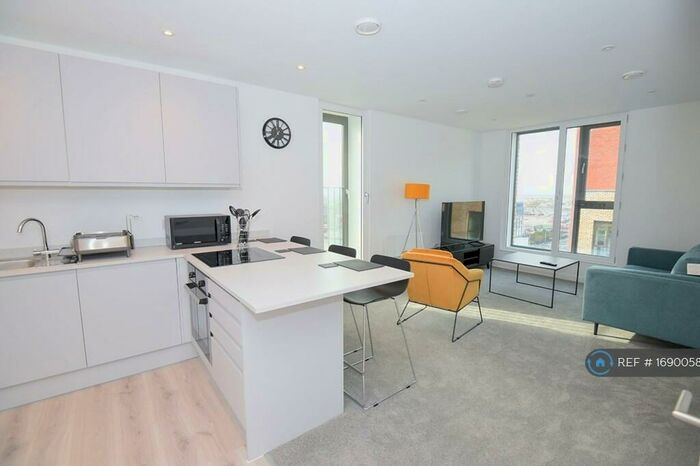 2 Bedroom Flat To Rent In Wharf End, Trafford Park, Manchester, M17