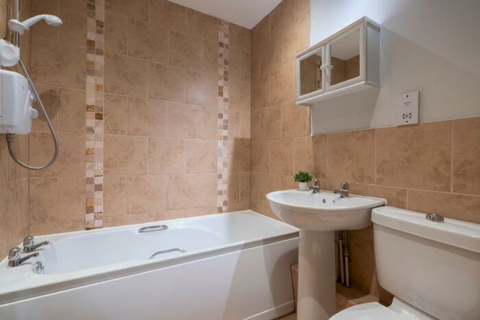 1 Bedroom Flat To Rent In Jesmond Road, Newcastle Upon Tyne, NE2