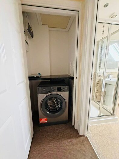 1 Bedroom Flat To Rent In The Ridgeway, EN2