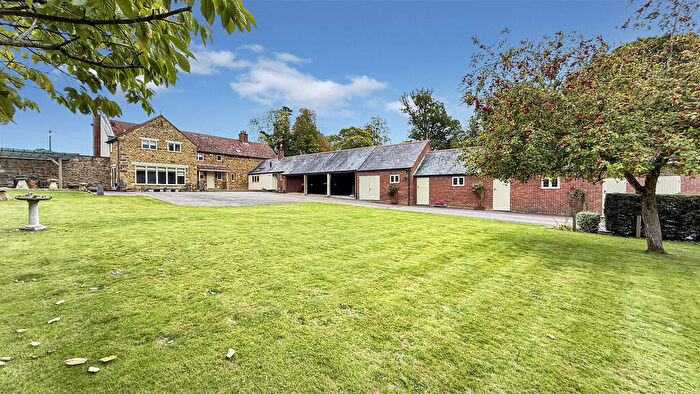 4 Bedroom Detached House To Rent In Blacklocks Hill, Banbury, OX17