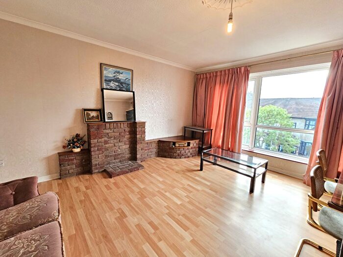2 Bedroom Flat To Rent In Aldborough Road, Ilford, IG3