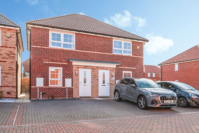 2 Bedroom Semi-Detached House To Rent In Farleigh Drive, Harworth, Doncaster, DN11