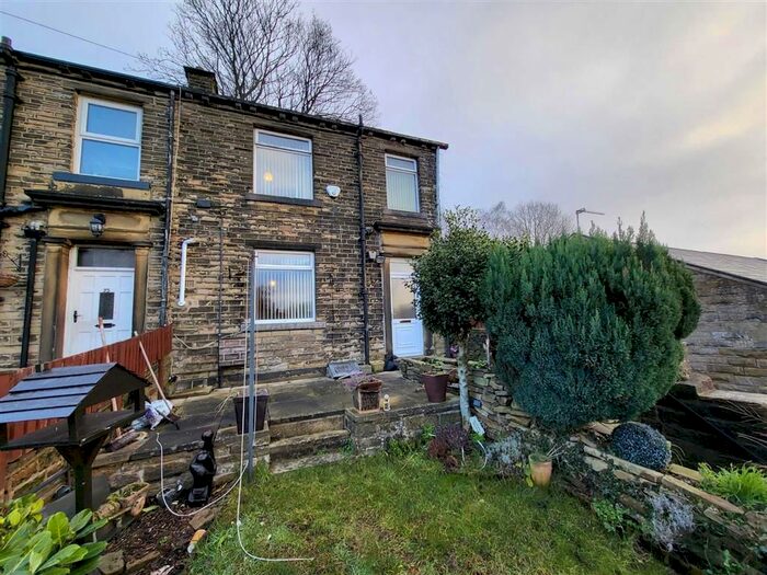 2 Bedroom Semi-Detached House To Rent In Hoults Lane, Greetland, Halifax HX4