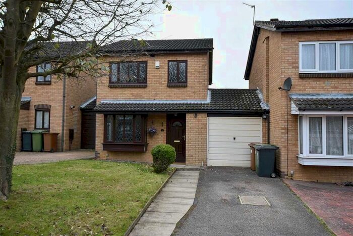 3 Bedroom Link Detached House To Rent In Weldon Close, Wellingborough NN8