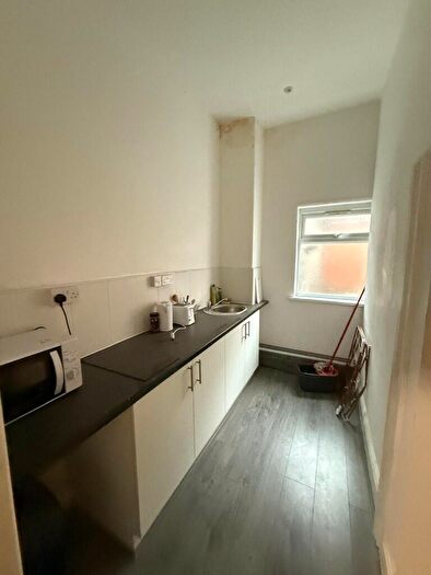 Studio To Rent In High Street, Smethwick, West Midlands, B66