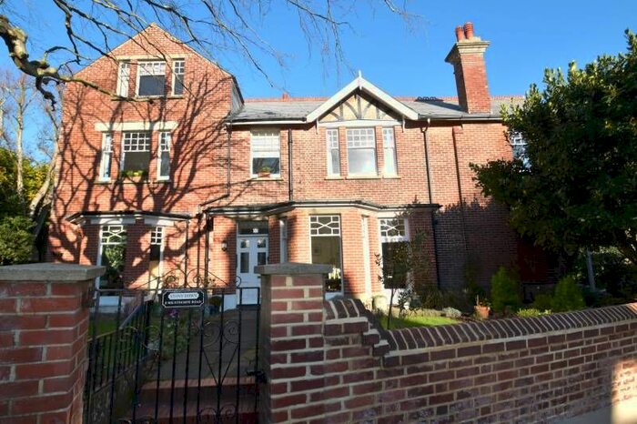 2 Bedroom Flat To Rent In Milnthorpe Road, Eastbourne BN20