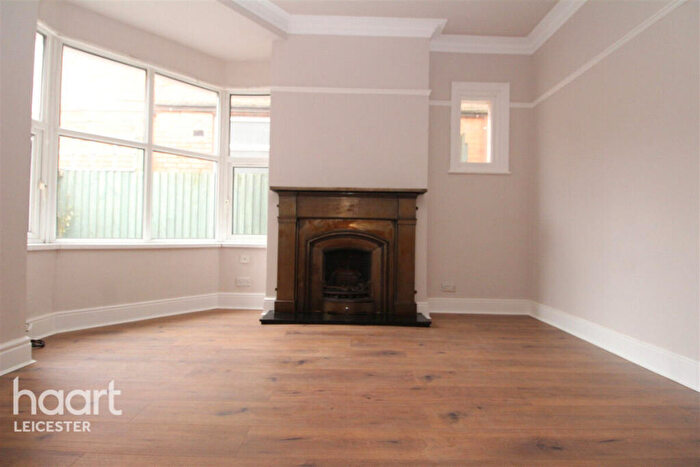 5 Bedroom Semi-Detached House To Rent In Sunnycroft Road, Leicester, LE3