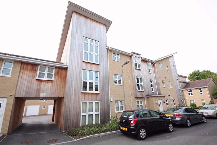 2 Bedroom Flat To Rent In Bishopstoke, SO50