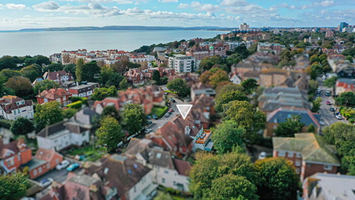 2 Bedroom Apartment To Rent In Glen Road, Boscombe Spa, Bournemouth, Dorset, BH5