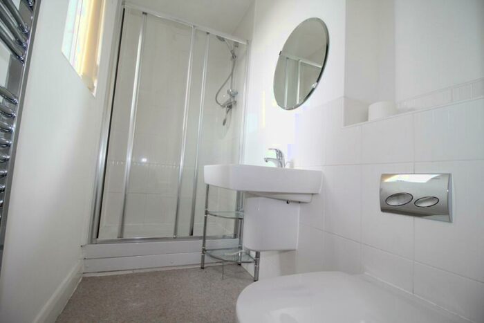 2 Bedroom Apartment To Rent In Apartment Denmark Road, Manchester, M15