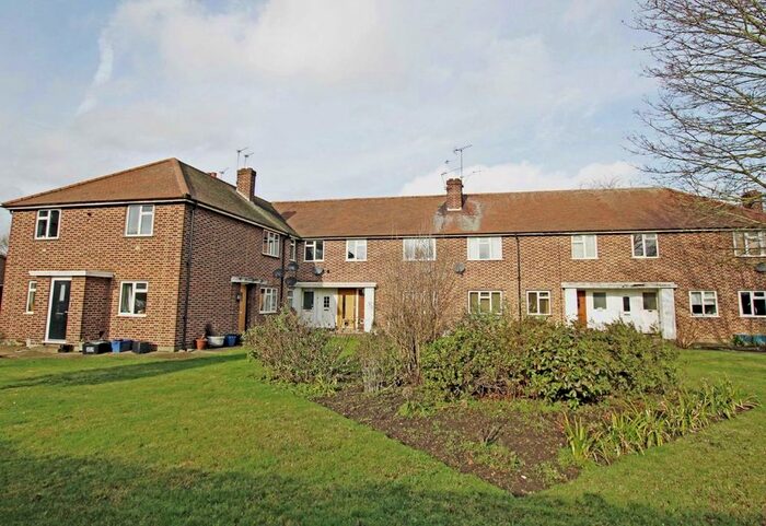 3 Bedroom Flat To Rent In Talma Gardens, Twickenham, TW2