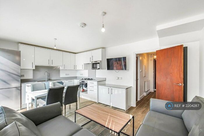5 Bedroom Maisonette To Rent In Sleat House, London, E3