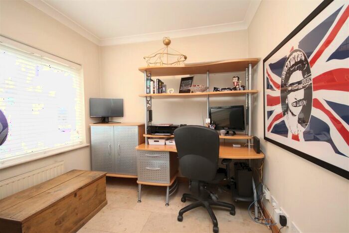 4 Bedroom Detached House For Sale In Main Road, Hextable, Swanley, BR8