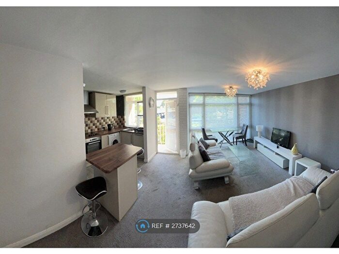 2 Bedroom Flat To Rent In Gorse Hey Court, Liverpool, L13