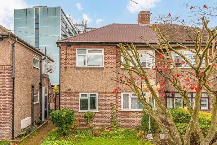 2 Bedroom Maisonette To Rent In Cheltenham Avenue, Twickenham, TW1