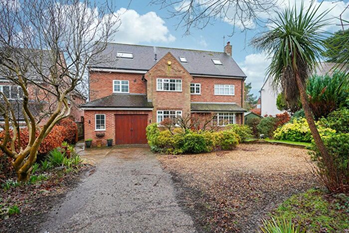 6 Bedroom Detached House For Sale In Ashgate Road, Chesterfield, S40