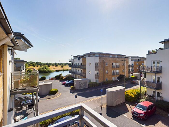 2 Bedroom Flat For Sale In Isis House, Bridge Wharf, Chertsey, Surrey, KT16