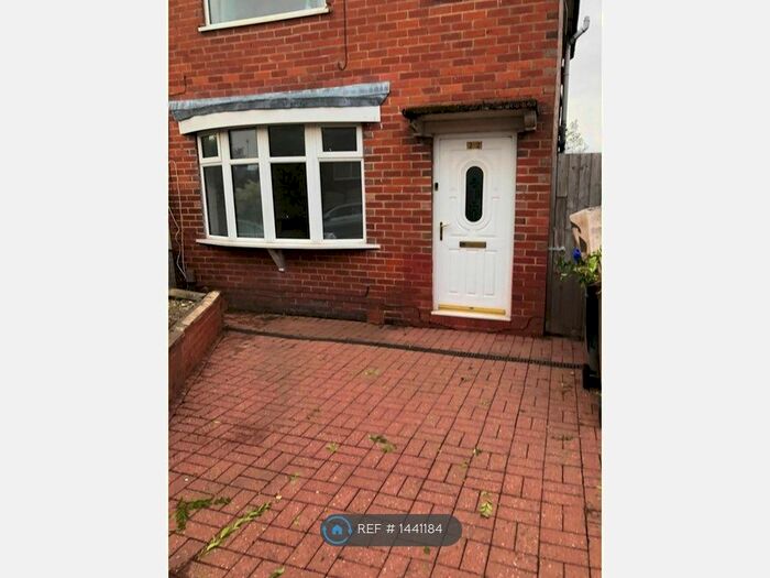 2 Bedroom Semi-Detached House To Rent In Clyde Road, Stoke-On-Trent, ST6