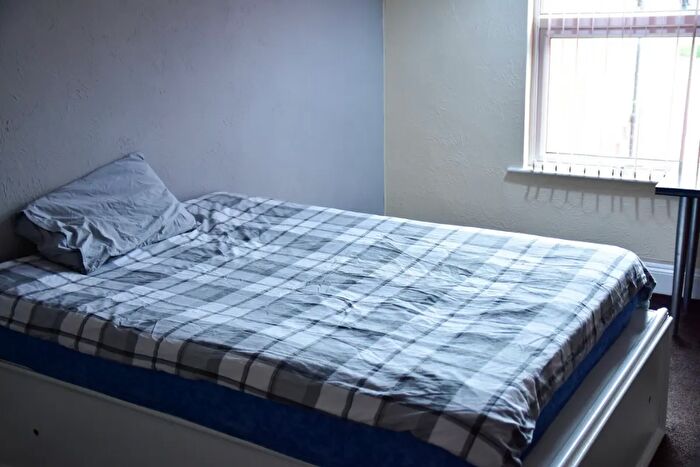 7 Bedroom Terraced House To Rent In Headingley Avenue, Leeds, West Yorkshire, LS6