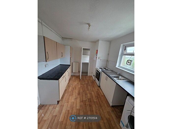 3 Bedroom Flat To Rent In Halliday Crescent, Southsea, PO4