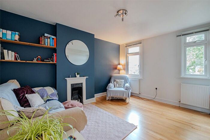 2 Bedroom Flat To Rent In Arragon Gardens, London, SW16