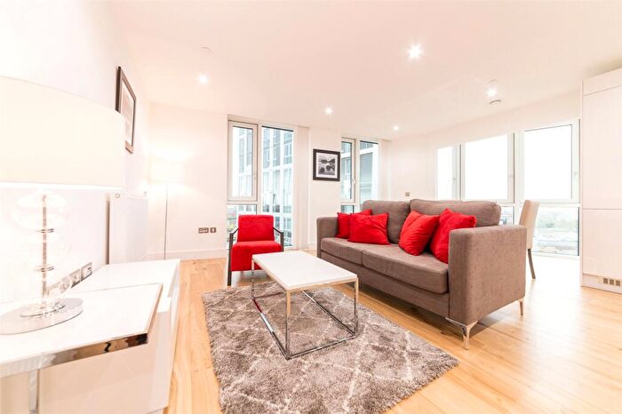 3 Bedroom Apartment To Rent In High Street, London, E15