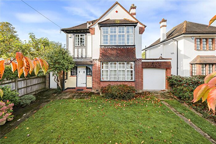 3 Bedroom Detached House For Sale In Highfield Road, Bickley, BR1