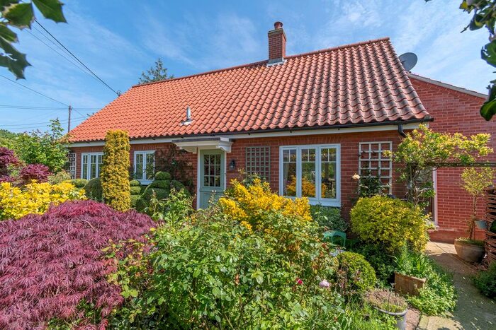 3 Bedroom Detached Bungalow For Sale In St Peters Road, Walsingham, NR22