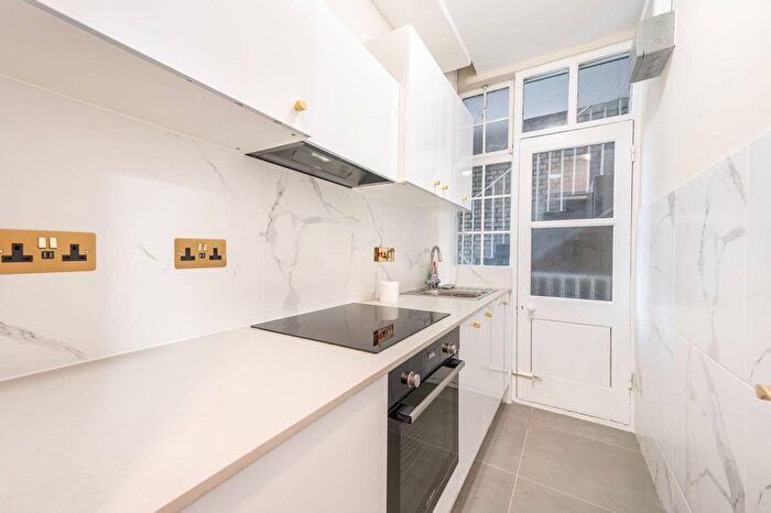 1 Bedroom Flat For Sale In Queensway, Queensway, London, W2