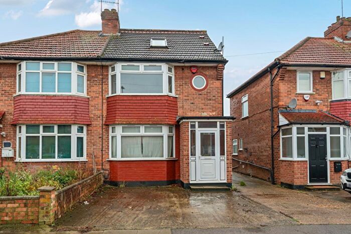 4 Bedroom Semi Detached House To Rent In Orchard Grove, Edgware, HA8