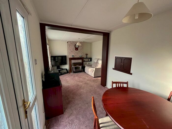 2 Bedroom Mobile/park Home For Sale In Crossley Moor Road