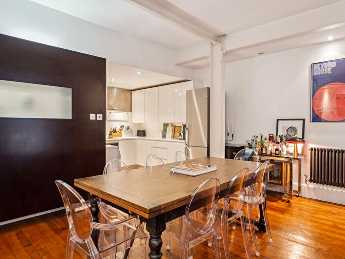 2 Bedroom Flat For Sale In Dingley Place, London, EC1V