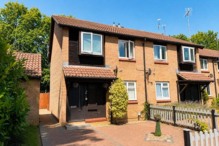 1 Bedroom Maisonette To Rent In Goldsworth Park, Woking, Surrey, GU21