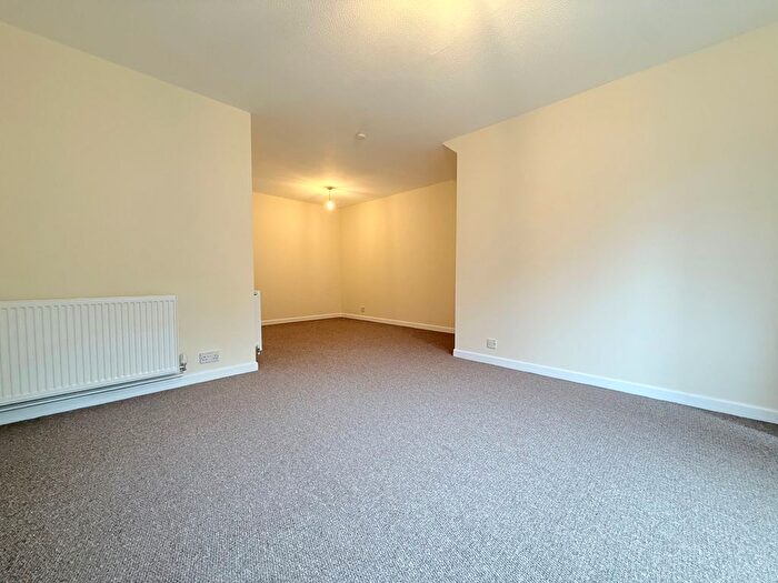 1 Bedroom Maisonette To Rent In Yew Grove, Welwyn Garden City, AL7