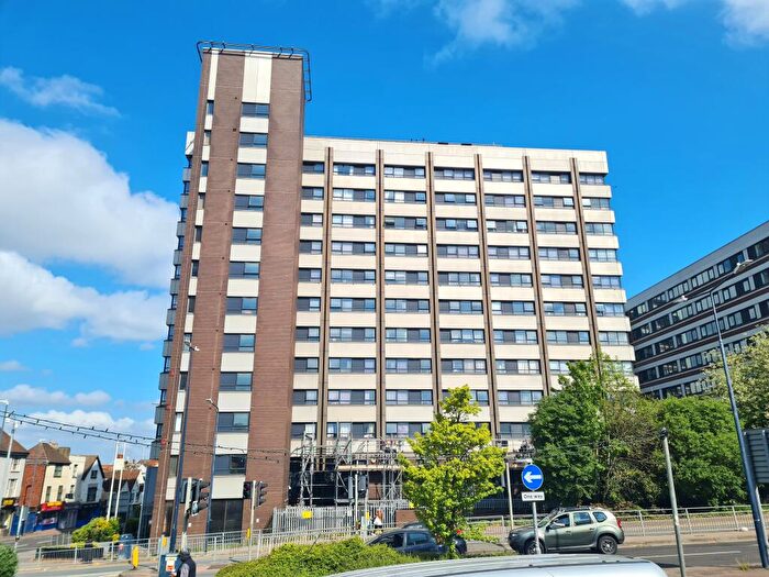 2 Bedroom Flat For Sale In Flat, Miller Heights, - Lower Stone Street, Maidstone, ME15